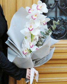 Orchid bouquet - White