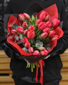 Valentine Bouquet with 25 red tulips
